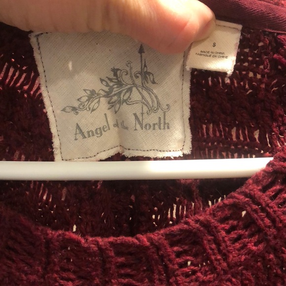 Angel of the North poncho sweater - Picture 5 of 6